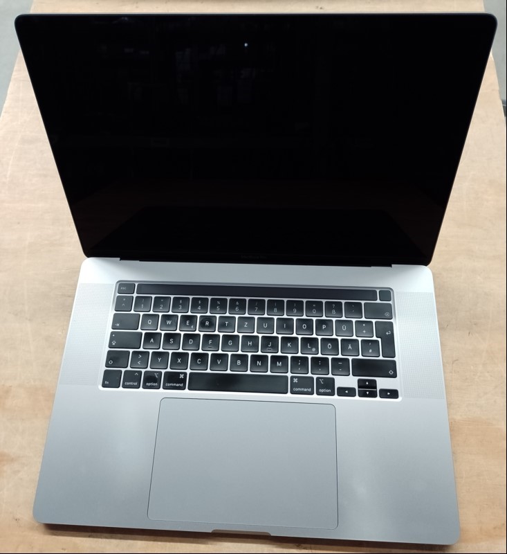 Apple MacBook Pro 16 Retina Touchbar (2019 - MacBookPro16,4) space grau mit Intel Core i9-9980HK 2,40 GHz (Octa-Core), 64 GB DDR4 RAM (2x 32GB) , Display: 40,65 cm (16'') Retina LED Backlit True Tone (Auflösung 3072 x 1920) glare, IPS/​IGZO, 2 TB ...