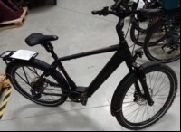 E-Bike Victoria eAdventure 125, Rahmen: Trekking; Alu, Farbe: Schwarz/goldene Akzente, Federgabel: SUNTOUR "SF18-MOBIE25 LOR Coil AH2, hydraulische Shimano Scheibenbremsen, Schaltwerk: SHIMANO "Deore XT RD-M8000; 11-fach, Motor: SHIMANO Mittelmoto...